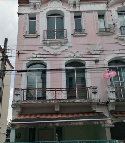 ขายทาวน์โฮม3ชั้น บ้านกลางเมือง เดอ ปารีส รัชดา แปลงมุม เนื้อที่ 21.4 ตรว