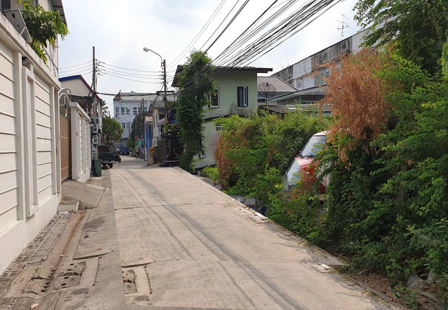 ให้เช่าที่ดิน ถนนประดิษฐ์มนูธรรม ซอย 5 เขตวังทองหลาง กรุงเทพมหานคร