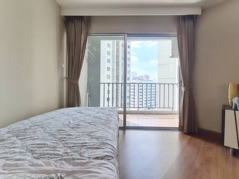 BS352 ขายคอนโด 2ห้องนอน, 1ห้องน้ำ Condo – Belle Grand พระราม9 วิวสระว่ายน้ำ