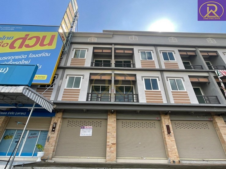 ขายถูกที่สุดในโครงการ อาคารพาณิชย์ 3 ชั้น  2 คูหาติดกัน สวนสนนคร ติดถนนใหญ่ บ้านบึง ชลบุรี