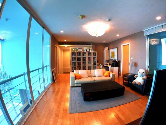 ขายคอนโด fullerton Ekamai duplex penthouse 290 sqm. 4 bedrooms  คอนโดเลี้ยงสัตว์ได้