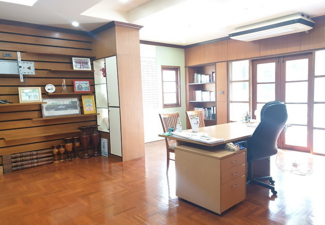 House for sale Nawamin with office, Soi Nawamin 125, Nawamin Road, Bueng Kum District, Bangkok.