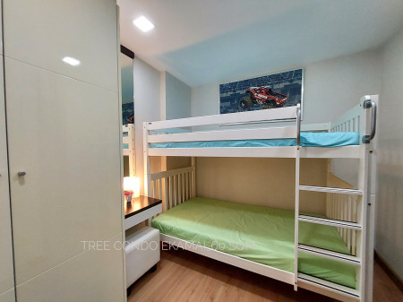 ขาย คอนโด Corner 2 bedrooms near BTS Ekkamai Tree Condo เอกมัย 60 ตรม. very good location and private