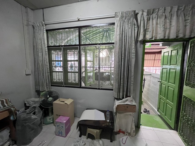 ขายบ้านทาวน์เฮ้าส์ 2 ชั้น 24 ตารางวาตำบล ท่าพี่เลี้ยง อำเภอ เมือง จังหวัด สุพรรณบุรี 72000
