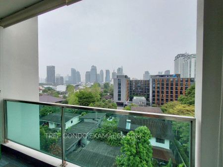 ขาย คอนโด Corner 2 bedrooms near BTS Ekkamai Tree Condo เอกมัย 60 ตรม. very good location and private