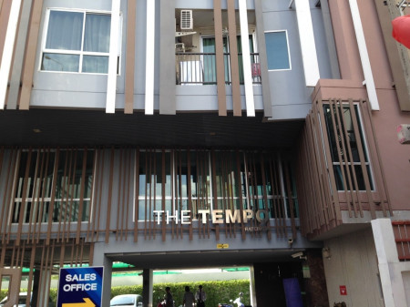 ให้เช่า คอนโด เฟอร์+เครื่องใช้ไฟฟ้าครบ The Tempo Ratchada 30 ตรม. ใกล้ MRT ห้วยขวาง 250 เมตร