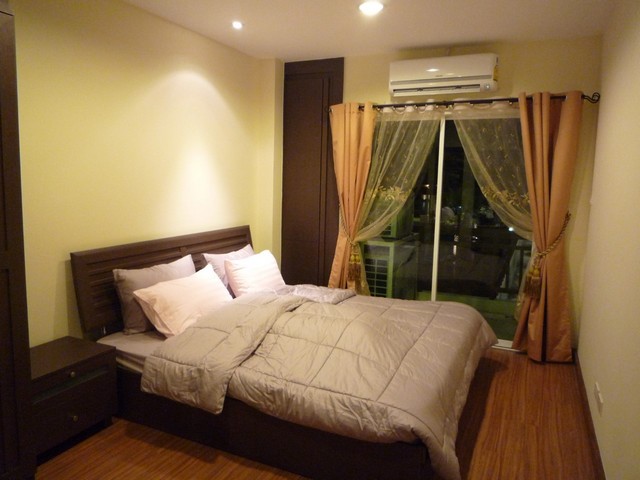 For Rent :Patong Phuket Villa Patong beach, 2 bedroom, 3rd floor, Pool View