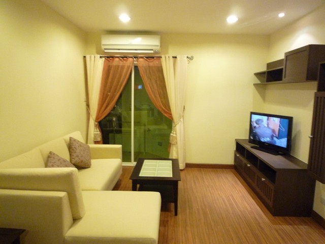 For Rent :Patong Phuket Villa Patong beach, 2 bedroom, 3rd floor, Pool View