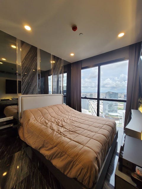 Ashton Chula Silom 46th floor beautiful view peaceful MRT Sam Yan