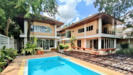 ให้เช่า บ้านเดี่ยว พร้อมสระว่ายน้ำ สวนหย่อม บ้านนวธานี เสรีไทย 1000 ตรม. 250 ตร.วา สามารถปรับเป็น Home office ได้