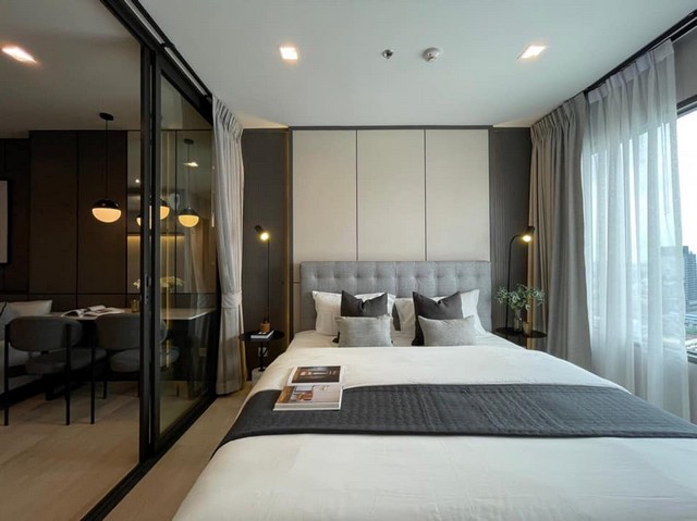 Life One Wireless Condo, luxury condo, located on Wireless Road, near  BTS Ploenchit