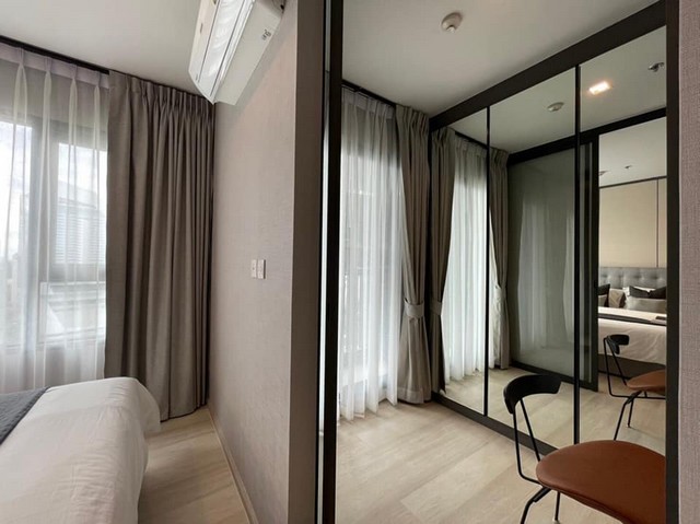 Life One Wireless Condo, luxury condo, located on Wireless Road, near  BTS Ploenchit