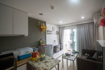 ขายคอนโด The First Condominium ขนาด 32.19 ตร.ม. ใกล้นิคมอมตะนคร น่าลงทุน พร้อมผู้เช่า