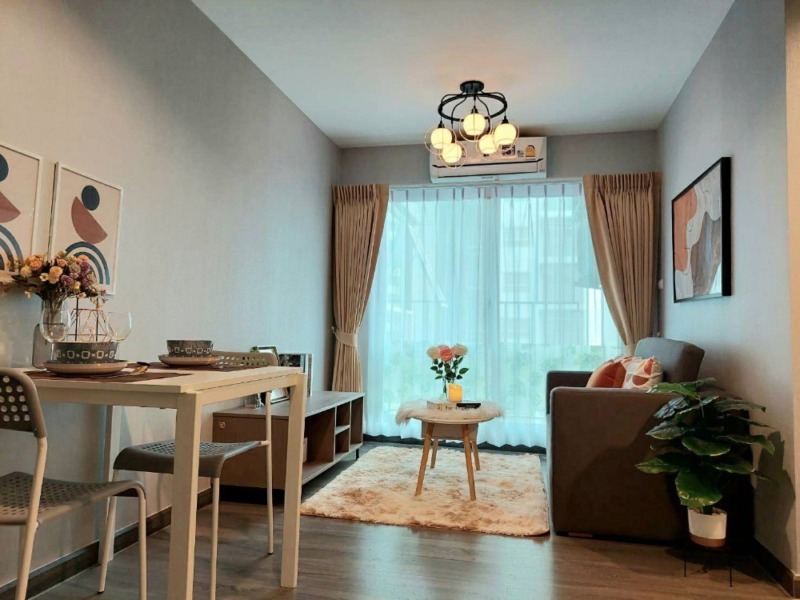 TRUST Condo BTS Erawan Renovated Furnished 1bedroom