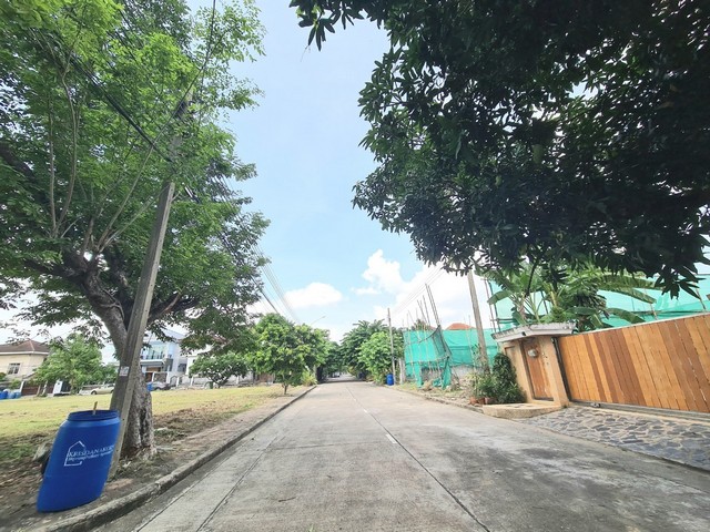 ที่ดิน –  4200000 BAHT. ใกล้ Mega bangna เท่าทุน
