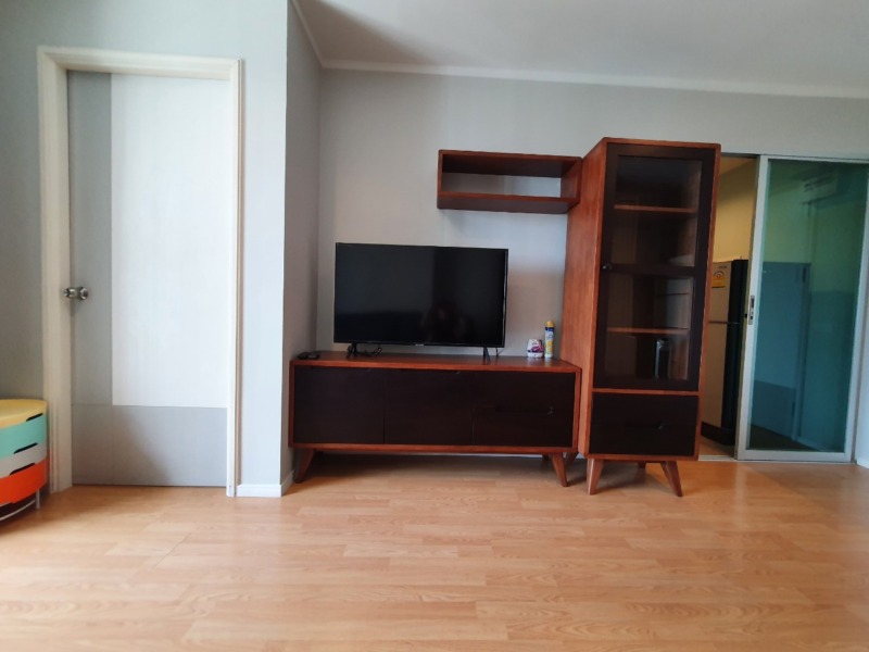 ID :  LP-SH  B-1704  พี่ไก่ ต้องการให้เช่า Condo. ลุมพินี เพลส ศรีนครินทร์ – หัวหมาก สเตชั่น Lumpini Place Srinakarin – Huamark Station ใกล้กับ รถไฟฟ้า BTS อ่อนนุช 11000 B. 1Bedroom1น้ำ 32 SQUARE METER พร้อมเข้าอยู่