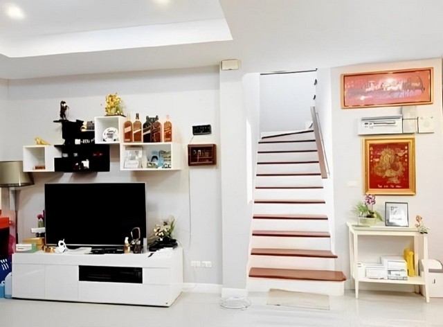 บ้านพร้อมอยู่ให้พร้อมเฟอร์นิเจอร์ และเครื่องใช้ไฟฟ้า ตำบลพันท้ายนรสิงห์  อำเภอเมือง จังหวัดสมุทรสาคร