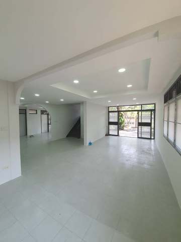 ให้เช่าบ้านเดี่ยว  2 ชั้น สุขุมวิท 115 พื้นที่ใช้สอย 200 ตร.ม.จากสถานี 3 ห้องนอน 2 ห้องน้ำ  จอดรถ 5 คัน BTS ปู่เจ้า 800 เมตร เดินทางสะดวก