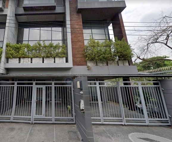 ให้เช่าทาวน์โฮม 4 ชั้น เหมาะทำ Office ย่านวิภาวดี 20  สามารถจดเป็นบริษัทได้  ห่างจากถนนวิภาวดี เพียง 450 เมตร หรือ อยู่อาศัย
