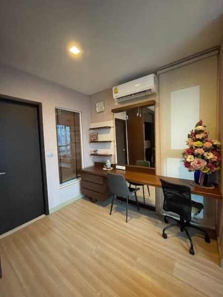 Sky Walk Condominium spacious convenient 11th floor BTS Phra Khanong