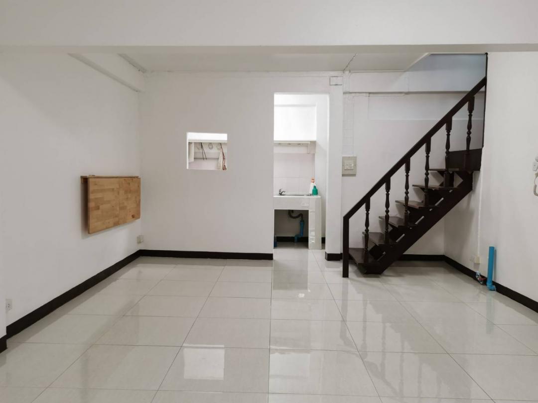 ให้เช่าบ้าน 2 ชั้น 4 ห้องนอน ซอยสุขุมวิท 49 ย่านทองหล่อ ใกล้โรงพยาบาลสมิติเวชสุขุมวิท
