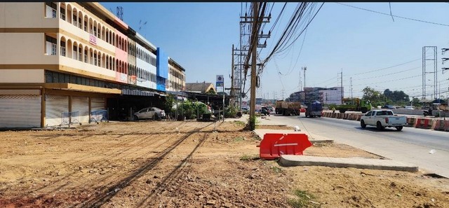ขายอาคารพาณิชย์3 คูหา ติดถนนเพชรเกษม ในเขตเทศบาลเมืองราชบุรี
