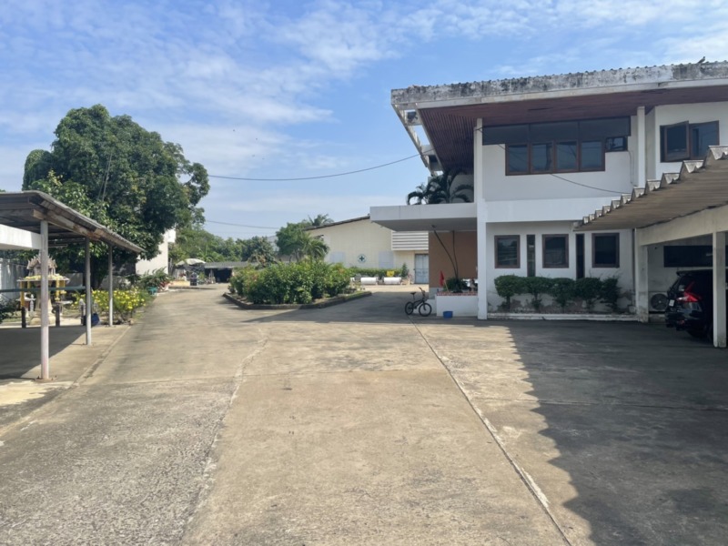 ขายโรงงาน/โกดังสินค้า (ปิดกิจการ) 11 ไร่ เศษ ด้านหน้าติดถนนเศรษฐกิจ1 (4 เลน) ด้านข้างติดคลอง กระทุ่มแบน สมุทรสาคร ใกล้โรงงาน และแหล่งอำนวยความสะดวกหลายแห่ง
