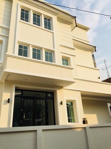 For Rent House ขายบ้านเดี่ยวสร้างใหม่3ชั้นย่านอารีย์ สะพานควาย 100 ตร.ว 900 ตร.ม. 5 นอน