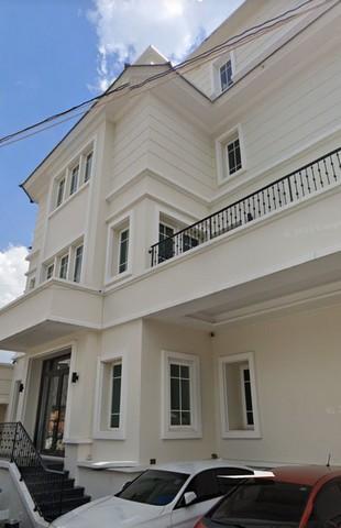 For Rent House ขายบ้านเดี่ยวสร้างใหม่3ชั้นย่านอารีย์ สะพานควาย 100 ตร.ว 900 ตร.ม. 5 นอน