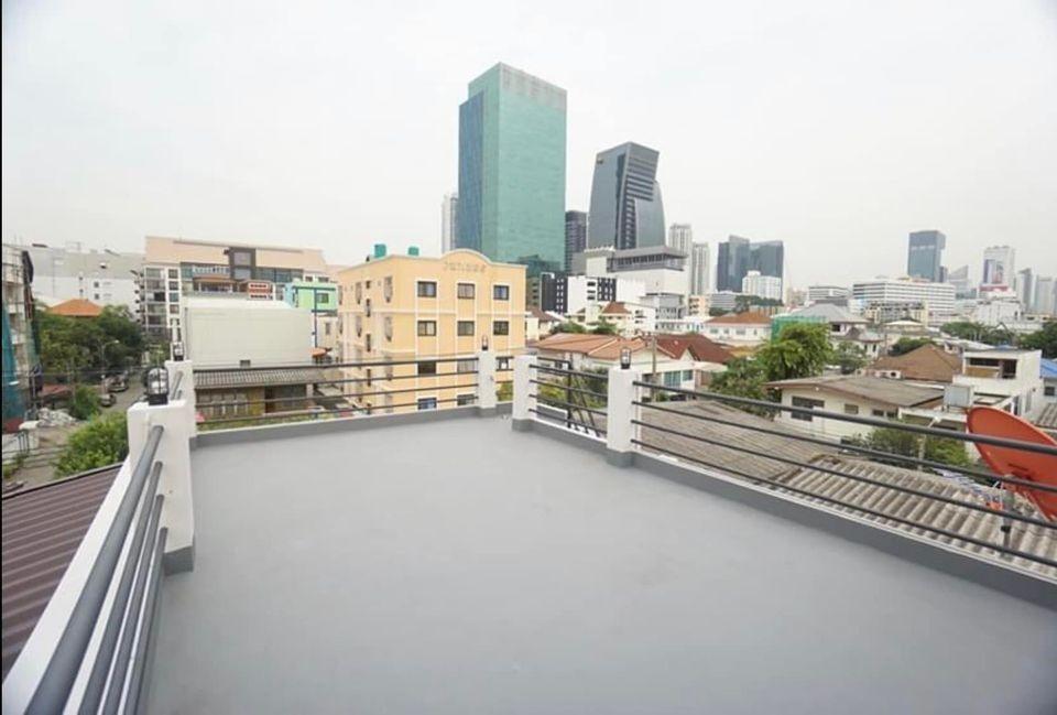 For Rent Town Home ให้เช่าทาวน์โฮม3ชั้น หมู่บ้านอยู่เจริญรัชดาภิเษกซอย3 ใกล้MRTพระราม9