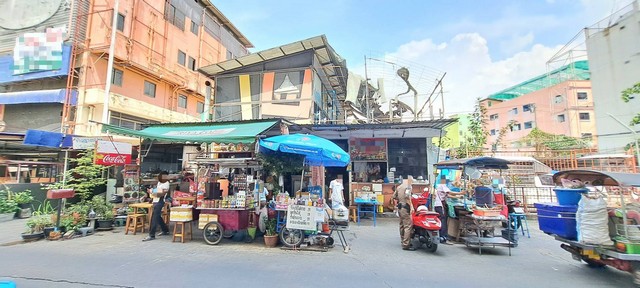 ที่ดินแถมสิ่งปลูกสร้าง รัชดาฯ-ห้วยขวาง : 66 ตร.วา, 200 ตร.ม. ห่างจาก MRT ห้วยขวาง เพียง 200 ม.