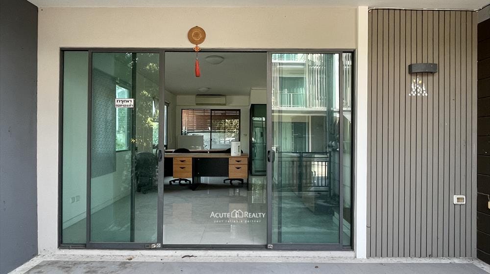 ขายทาวน์เฮ้าส์ 3 ชั้น “ทาวน์อเวนิว เมิร์จ รัตนาธิเบศร์” (บ้านหลังมุม)