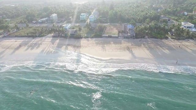 ที่สวยติดหาดทรายขาวใจกลางอำเภอปะทิวใกล้หาดสวยทุ่งวัวแล่น  ลงหาดส่วนตัวได้เลยริมชายหาดติดทะเล หาดสะพลี 119 ตร.วา 6.5ลบ.