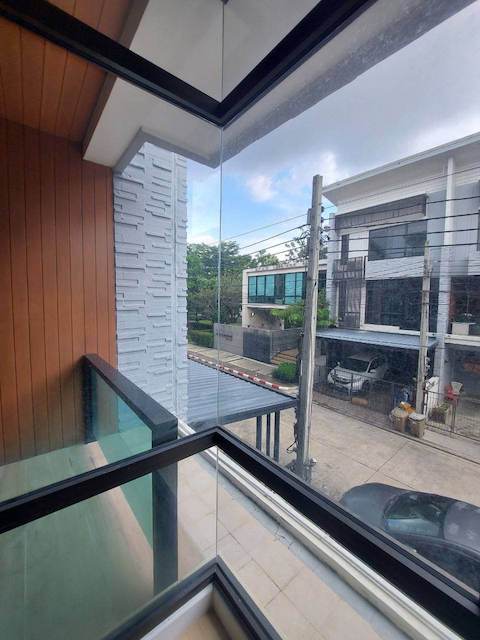 Plex Bangna Km 5 clean safe private spacious BTS อุดมสุข