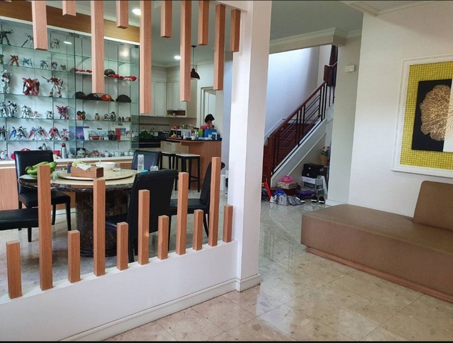 ให้เช่าบ้านเดี่ยวหมู่บ้านนาราสิริ สาทร-วงแหวน 105  ตร.วา 345 ตร.ม 3 ห้องนอน 4 ห้องน้ำ เฟอร์ครบ แอร์ครบ  พร้อมอยู่