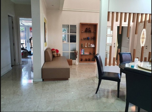 ให้เช่าบ้านเดี่ยวหมู่บ้านนาราสิริ สาทร-วงแหวน 105  ตร.วา 345 ตร.ม 3 ห้องนอน 4 ห้องน้ำ เฟอร์ครบ แอร์ครบ  พร้อมอยู่