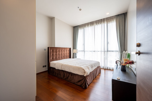 Quattro Thonglor spacious safe private 33rd floor BTS Thonglor