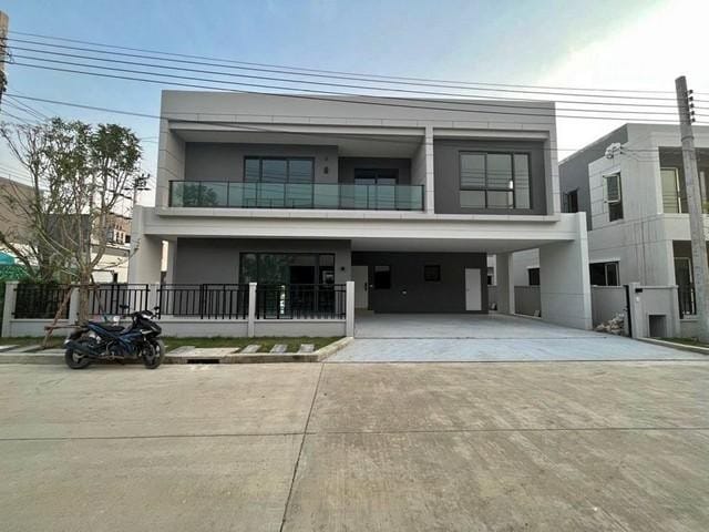 C3715 ให้เช่าบ้านเดี่ยว 2 ชั้น โครงการเซนโทร บางนา ใกล้เมกาบางนา
