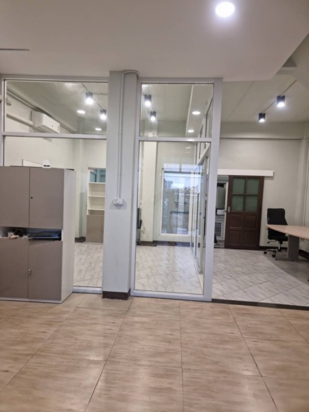 Renovated Town House 3 storey near BTS Suitable for residence and small office