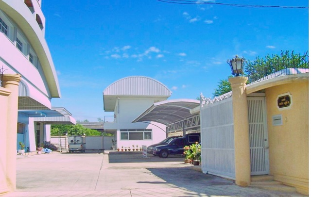 ให้เช่าศูนย์กระจายสินค้า บางบัวทอง โลตัส ละหาร ตลิ่งชัน-สุพรรณบุรี โกดัง-โรงงาน  พื้นที่ 3,000 ตร.ม.  พึ่งว่าง สะอาด