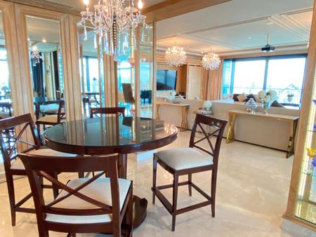 P33CR2009022 Condo For Rent The Residences at The St. Regis Bangkok 3 Bedroom Size 442 sqm.