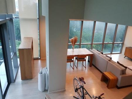 P10CR2206001 Condo For Sale The room sukhumvit 21 2 Bedroom 2 Bathroom Size 125 sqm.