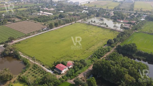 ขายที่ดินพร้อมสิ่งปลูกสร้าง  บางบัวทอง นนทบุรี พื้นที่รวม 20-3-17 ไร่ ที่ดินสวยมาก ติดถนนสาธารณะ