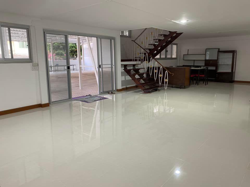 House for Rent ให้เช่าบ้านเดี่ยว2ชั้นย่านลาดพร้าว รัชดา ทำออฟฟิศได้ แต่ไม่ให้ใช้ที่อยู่จดทะเบียน จอดรถได้หลายคัน