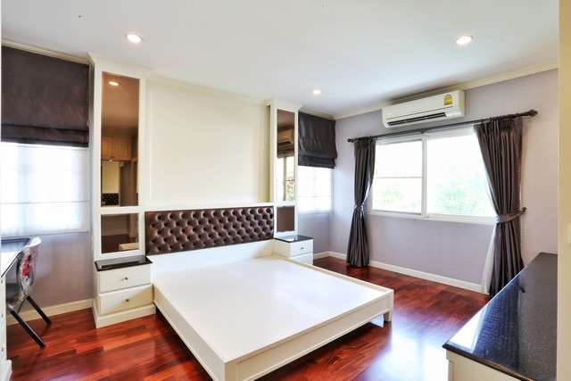 บ้าน  Q House Avenue พระราม5 ขนาดเท่ากับ 195 ตร.วา 29900000 BAHT   ทรัพย์ดี ๆ