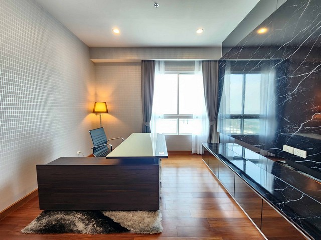 4 bedroom penthouse for rent at Supalai Prima Riva Rama 3-Narathiwas