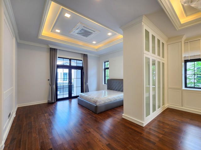 ให้เช่าบ้านคฤหาสน์หรู 2 ชั้นพร้อมลิฟ โครงการ เดอะ พาลาซโซ่ ศรีนครินทร์ The Palazzo Srinakarin พร้อมเฟอร์นิเจอร์ ย่าน ศรีนครินทร์