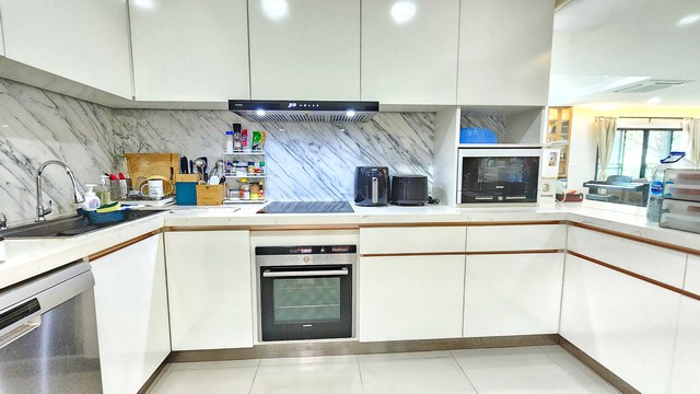 บ้าน แกรนด์บางกอกบูเลอวาร์ด 22900000 บาท 4 BR 5 BR พื้นที่ 1 ตร.วา 1 งาน 0 ไร่ ใกล้กับ – ราคาถูกเหลือเชื่อ!