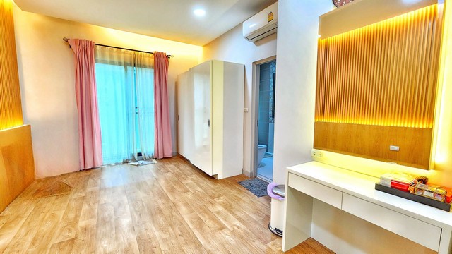 บ้าน แกรนด์บางกอกบูเลอวาร์ด 22900000 บาท 4 BR 5 BR พื้นที่ 1 ตร.วา 1 งาน 0 ไร่ ใกล้กับ – ราคาถูกเหลือเชื่อ!