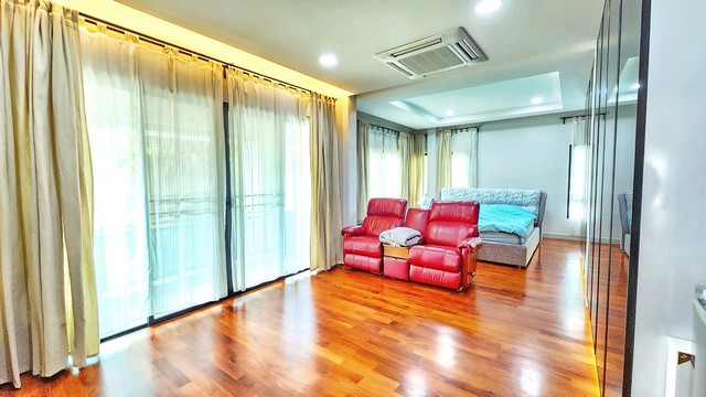 บ้าน แกรนด์บางกอกบูเลอวาร์ด 22900000 บาท 4 BR 5 BR พื้นที่ 1 ตร.วา 1 งาน 0 ไร่ ใกล้กับ – ราคาถูกเหลือเชื่อ!